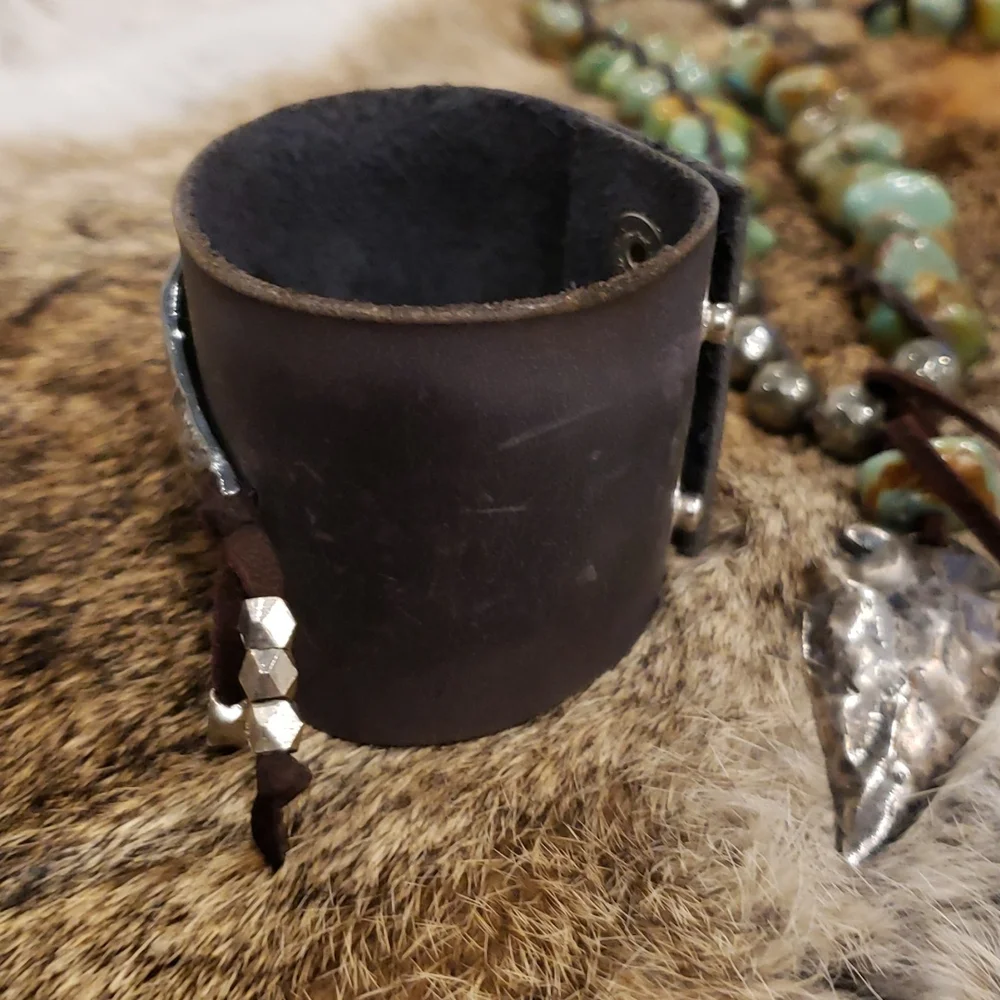 Leather Arrowhead Bracelet ๐ - Picture 4 of 8